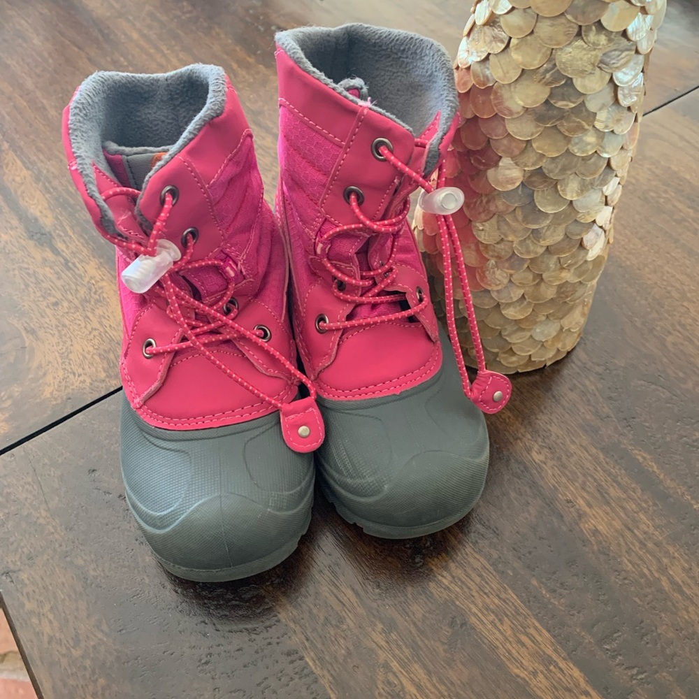 Snow boots in pink and grey size 13